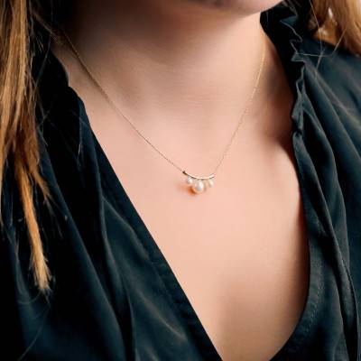 375 Yellow Gold & White Pearl Trilogy Necklace, Length 38 to 41 cm - Emanessence