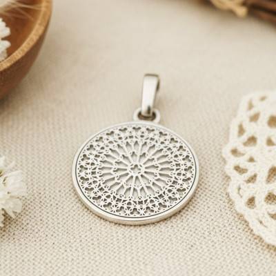 Médaille Rosace de Notre Dame en Argent 925, Diamètre 22 mm - Lumiosa