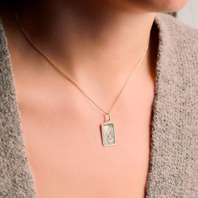 Médaille Rectangulaire Vierge à l'Enfant et Fleurs en Or Jaune 375 - Vandona