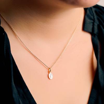 Pendentif Médaille Sainte Marie Vierge Miraculeuse Ovale en Or Jaune 375 - Emanessence