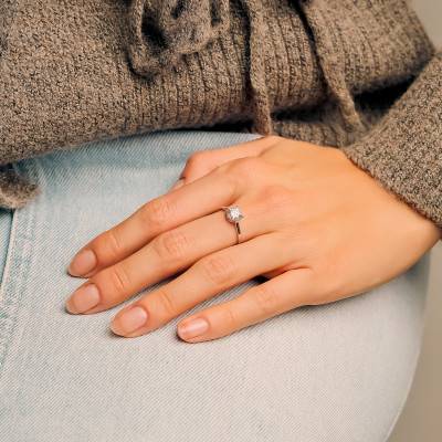 Bague Solitaire en Or Blanc 375 & Oxyde de Zirconium Blanc - Emanessence