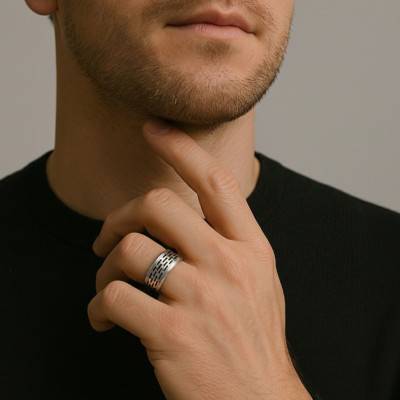 Bague Ajourée Noire et Argentée en Acier - Emanessence