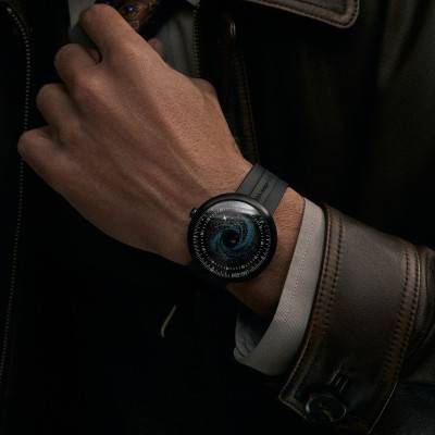 Série U Black Star U035-BB01-W6B Watch - Ciga Design