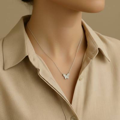 Collier Papillon en Or Blanc 375 & Diamants 0,02 ct, Longueur 42 cm - Emanessence