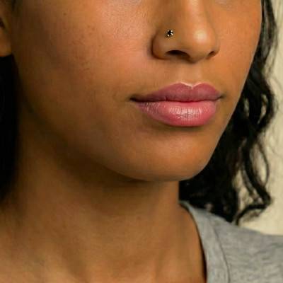 750 Yellow Gold & Black Sapphire Nose Piercing - Lumiosa