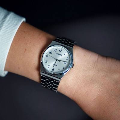 Watch MTP-B145D-7BVEF - Casio Timeless