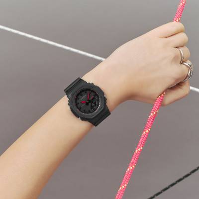 Capsule Sporty Accents GMA-P2100SA-1A1ER Watch - Casio G-Shock
