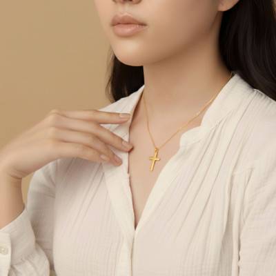 Pendentif Croix Latine 21x19mm en Plaqué Or - Emanessence