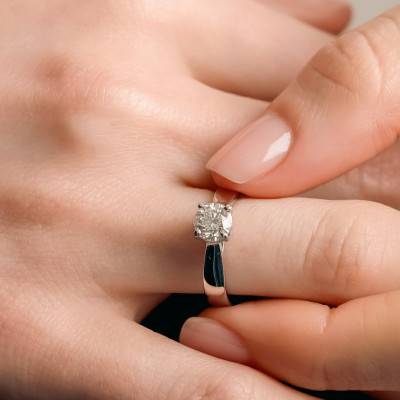 950/1000 Platinum Diamond Solitaire Ring 0,90 ct, Size 50 - Divine