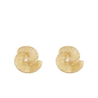 375 Yellow Gold & Diamond Striped Flower Stud Earrings - Emanessence