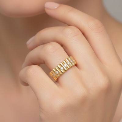 375/1000 Yellow Gold & Cubic Zirconia Notched Ring - Emanessence