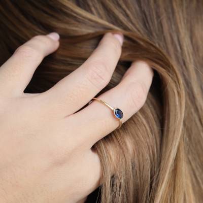 375/1000 Yellow Gold Oval Blue Cubic Zirconia Ring - Aurora