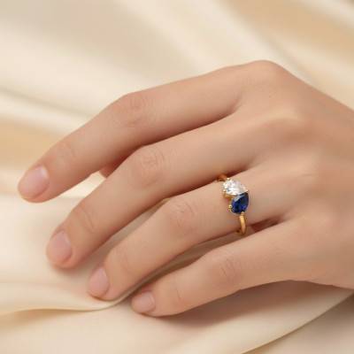 Toi et Moi Sapphire & Zirconium Oxide Engagement Ring in 375/1000 Yellow Gold - Aurora