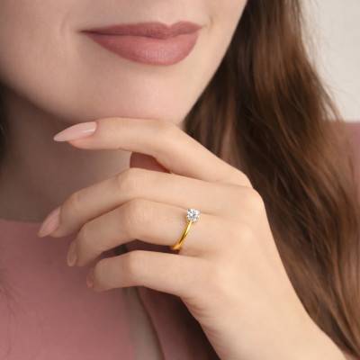 375/1000 or 750/1000 Yellow Gold IGI-Certified 0.75 ct Lab-Grown Diamond Solitaire Ring - Alliantine