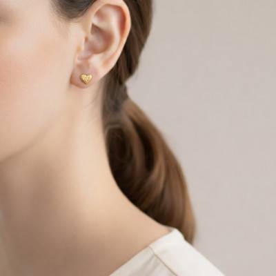375/1000 Yellow Gold Heart Pearl Stud Earrings - Emanessence