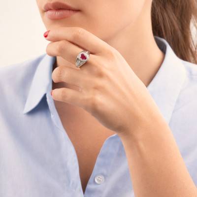 750 White Gold Baroque Solitaire Ring with 0.32 ct Diamonds and 1 ct Burmese Ruby - Divine