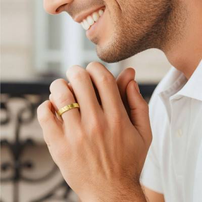 Alliance Ruban Brossée en Or Jaune 375, Largeur 3 à 5 mm - Amore