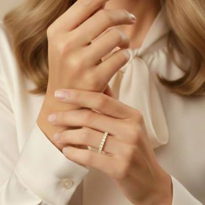 Alliance Ruban en Or Jaune 375 & Diamants de Synthèse, Largeur 2,2mm - Amore