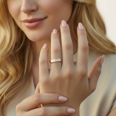 Alliance Ruban Superposée en 2 Ors Blanc et Rose 375 & Diamant 0,01 ct, Largeur 3 à 5 mm - Amore