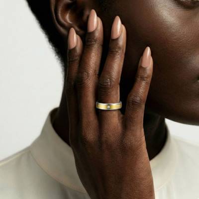 Alliance Ruban en 2 Ors Jaune et Blanc 375 & Diamant 0,015 ct, Largeur 3 mm à 5 mm - Amore