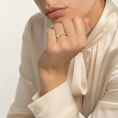 Alliance Demi-Jonc en Or Jaune 375 & Diamants de Synthèse 0,024 ct, Largeur 3 mm - Amore