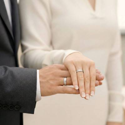 Alliance Ruban Brossée en Or Blanc 375, Largeur 3mm à 5 mm - Amore