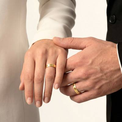 Alliance Concave Brossée en Or jaune 375, Largeur 4 et 5 mm - Amore