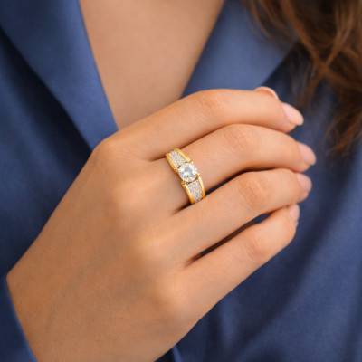 750/1000 Yellow Gold & Diamond 0.38 ct HSI Half Eternity Solitaire Ring - Divine