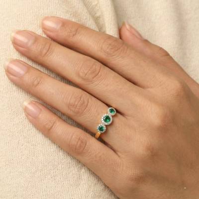 Bague Trinité en Or Jaune 375 & Diamants et Emeraudes de Synthèse - Aurora