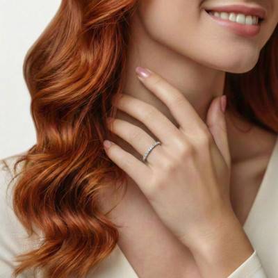 Alliance Ruban Crantée en Or Blanc 375 & Diamants de Synthèse, Largeur 1,90 mm - Amore