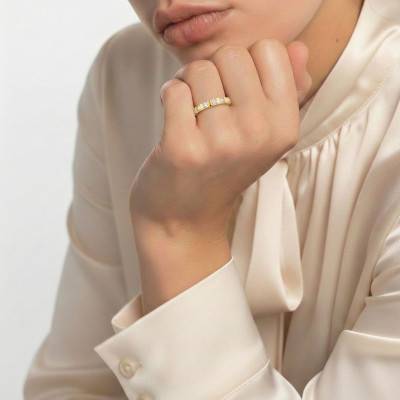 Alliance Ruban Crantée en Or Jaune 375 & Diamants de Synthèse, Largeur 2,20 mm - Amore