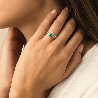 750/1000 White Gold Crossed Solitaire Ring with Zirconium Oxides & Emerald 0.22 ct - Aurora