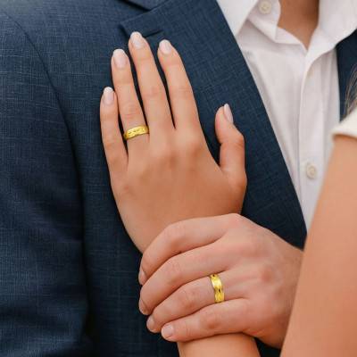 Alliance Brossée et Ciselée en Or Jaune 375, Largeur 4 ou 5 mm - Amore