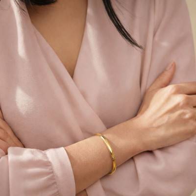 Bracelet Demi Jonc Plat en Or Jaune 750, Diamètre 60 mm, Largeur de 3 mm à 8 mm - Emanessence