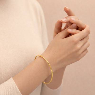 750 Yellow Gold Solid Round Wire Bangle Bracelet 67 mm, Width 1 mm to 3.60 mm - Emanessence