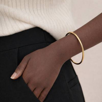 18K Yellow Gold Solid Flat Half-Bangle Bracelet, 70 mm Diameter, 3 mm to 8 mm Width - Emanessence