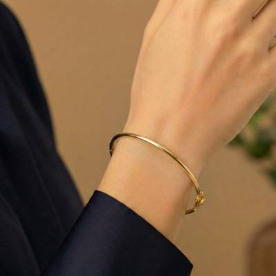 Smooth Hollow 750/1000 Yellow Gold Bangle Bracelet, 50 mm x 60 mm, 3 mm Width - Emanessence