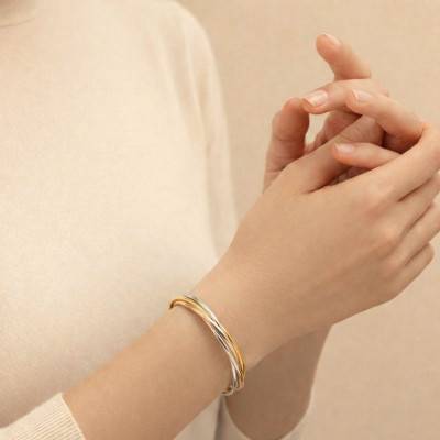 Solid Flat Intertwined Half-Bangle Bracelet in 3-Gold 750, Diameter 40 mm to 80 mm, Width 2.40 mm to 6 mm - Emanessence