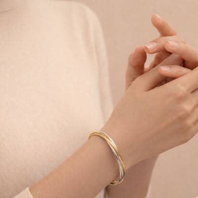 Tri-Gold 750/1000, 61 mm Diameter, 3 mm to 6 mm Width, Intertwined Flat Half-Bangle Bracelet - Emanessence