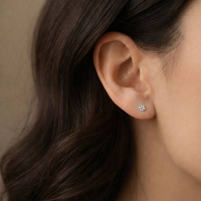 1 Boucle d'Oreille Puce en Or Blanc 750 & Diamant GSI2 - Emanessence