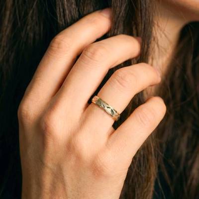 Two-Gold Standard Matte Chiseled Wedding Ring 375 or 750, Width 4 mm - Fair'Belle