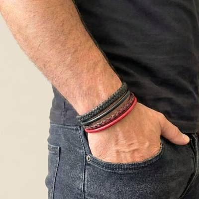 Bracelet en Cuir de Bovin Rouge et Noir, 4 rangs Tressés, Longueur 20 cm Ajustable - Emanessence