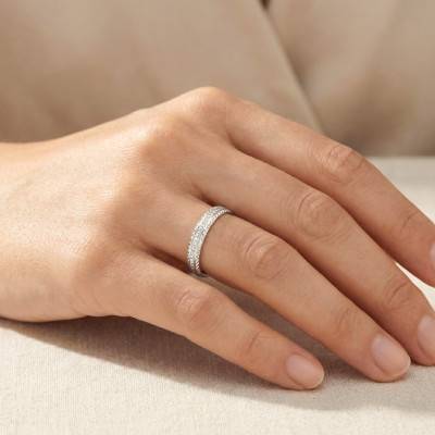 Alliance Demi-Bombée Diamantée en Or Blanc 375 ou 750, Largeur 4mm - Fair'Belle