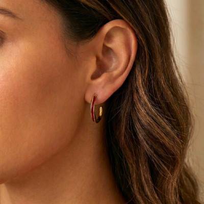 Boucles d'Oreilles Créoles Tourbillonnantes en Argent Doré & Émail Rouge, Diamètre 14 mm - Emanessence