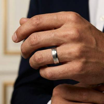 Alliance Ruban Confort Brossée en Or Blanc 375 ou 750, Largeur 4,5 mm - Fair'Belle