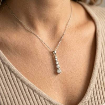 375/1000 White Gold & Zirconium Oxide Drop Pendant - Emanessence