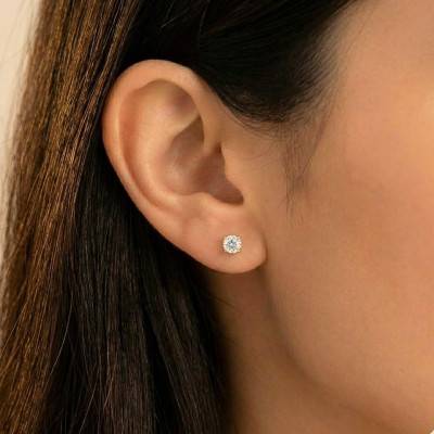 Lab-Grown Diamond 4-Prong Stud Earrings in Yellow Gold 375 or 750 2x0,30 ct - Ocarat
