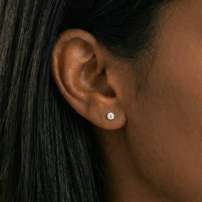 Boucles d'Oreilles Diamants de Synthèse 4 Griffes 2x0,10 ct en Or Blanc 375 ou 750 - Ocarat