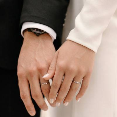 Alliance Demi-Jonc en Or Blanc 750, Largeur 2 mm - Amore