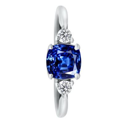 Bague Solitaire Epaulé Saphir et Diamants de Synthèse 0,14 ct en Or Blanc 750, Taille 53 - Ocarat